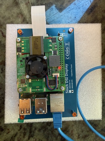 Pi 4 and DSI display from above